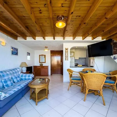 Skol 504 -lovely 2-bedroom Duplex In Skol First Line Apartment *
