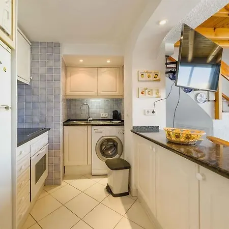 Skol 504 -lovely 2-bedroom Duplex In Skol First Line Apartment *