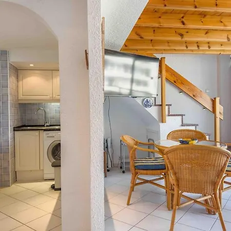 Skol 504 -lovely 2-bedroom Duplex In Skol First Line Apartment *